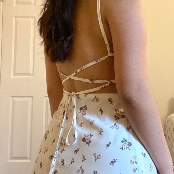 Open back floral midi dress - Picture 2 of 7